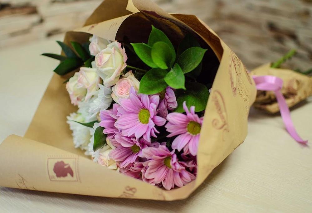 Букет цветов из: Розы и Хризантемы в Зеленогорске Ленинградской области