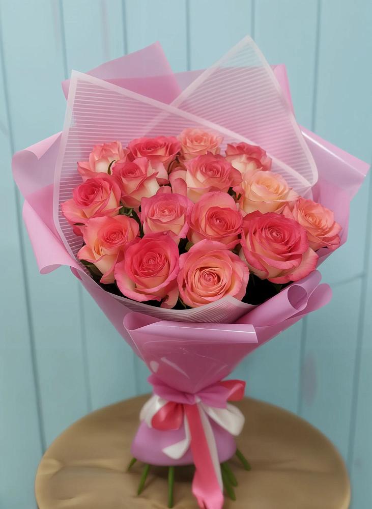 Букет 15 Розовых роз Равель в Зеленогорске Ленинградской области