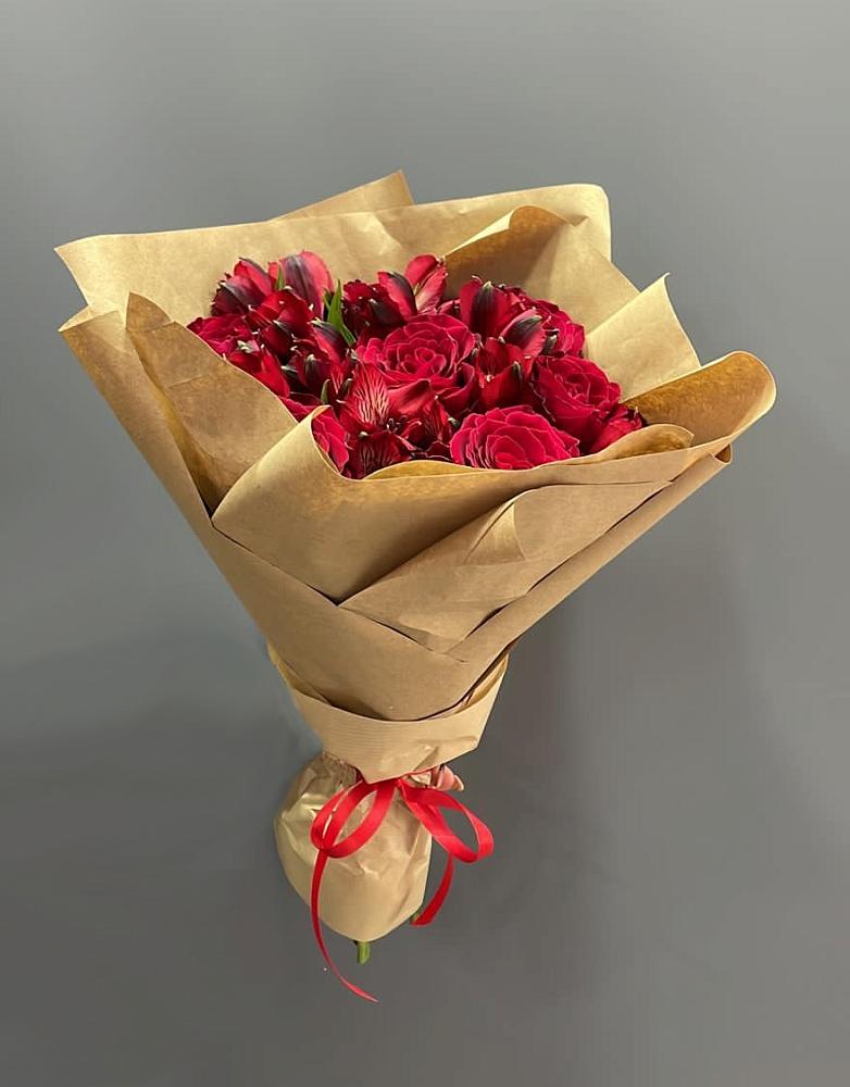 Букет цветов из: Альстромерии и Розы в Зеленогорске Ленинградской области