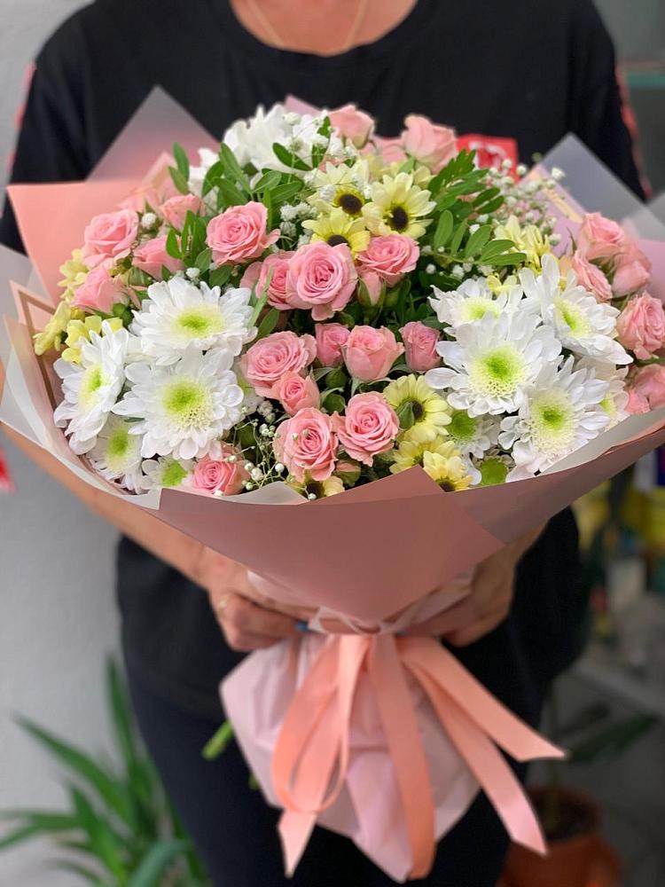 Букет цветов из: Розы и Хризантемы в Зеленогорске Ленинградской области