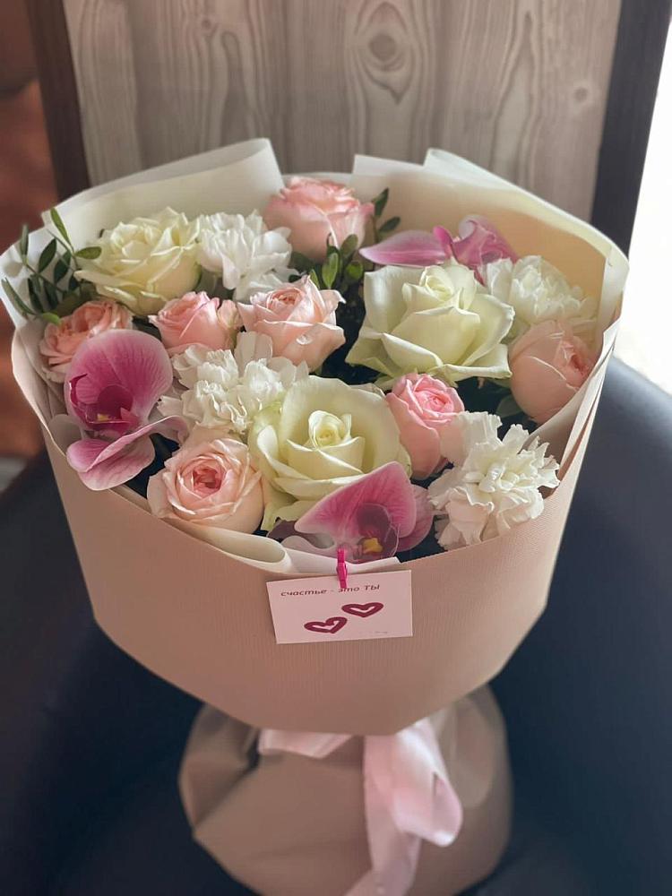 Букет цветов из: Орхидеи, Розы и Гвоздики в Зеленогорске Ленинградской области