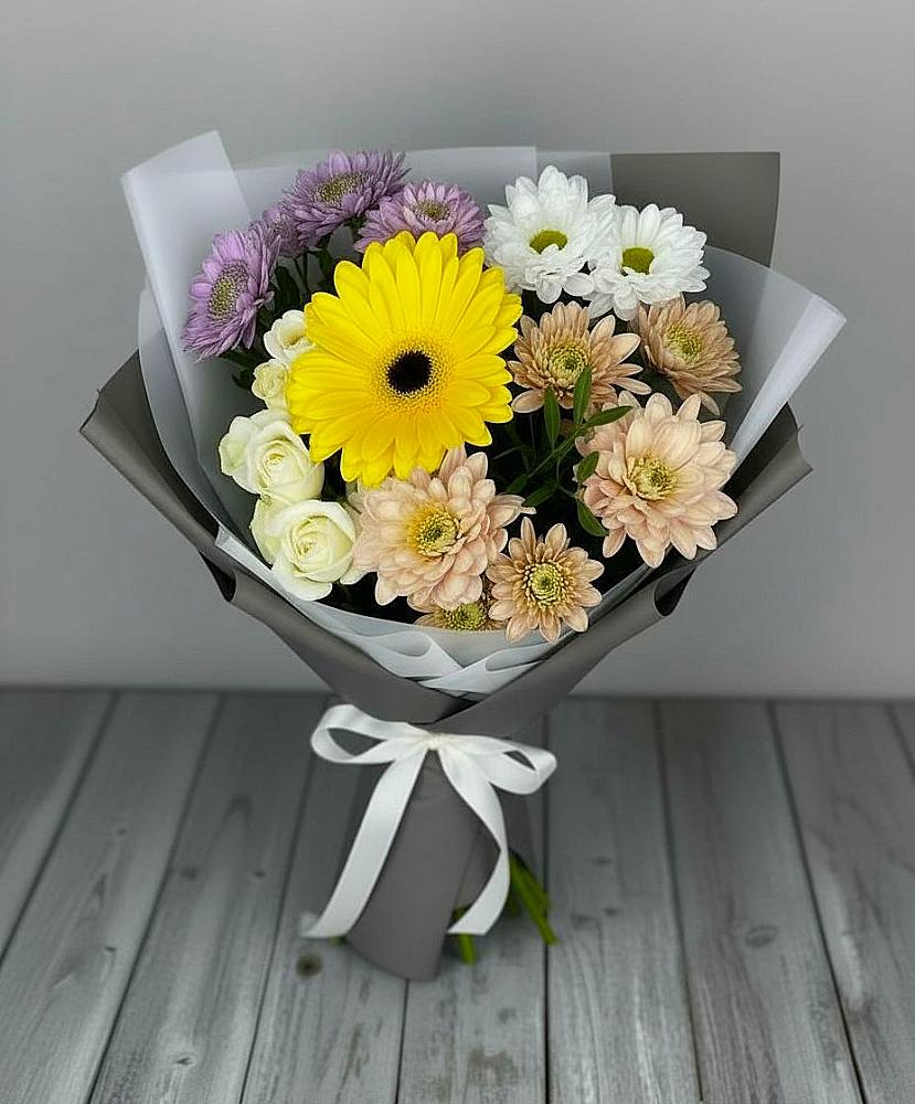 Букет цветов из: Розы, Герберы и Хризантемы в Зеленогорске Ленинградской области
