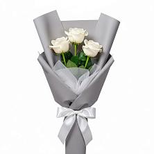 Букет 3 белые розы в Зеленогорске Ленинградской области