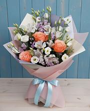Букет цветов из:  Лизиантусы, Розы, Альстромерии и Гипсофила в Зеленогорске Ленинградской области