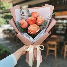 Букет цветов из:  Розы в Зеленогорске Ленинградской области