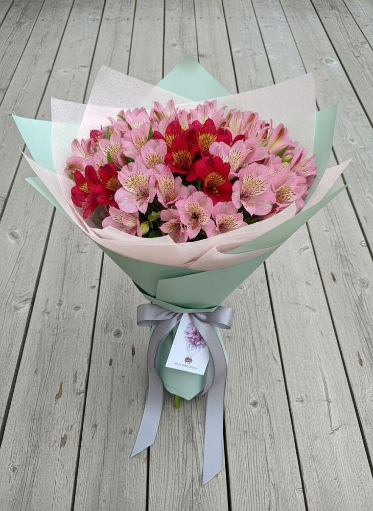 Букет цветов из: Альстромерии в Зеленогорске Ленинградской области
