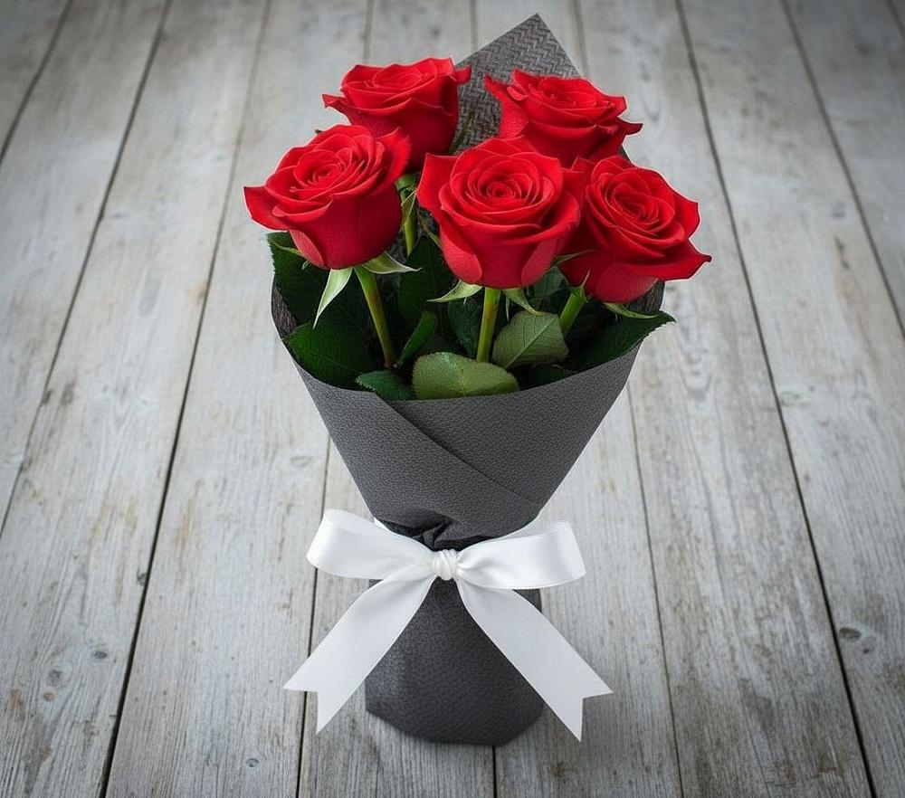 Букет 5 Красных роз Эдлесс Лав в Зеленогорске Ленинградской области