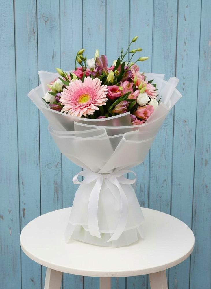 Букет цветов из: Герберы, Альстромерии и Лизиантусы в Зеленогорске Ленинградской области