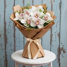 Букет цветов из:  Орхидеи и Розы в Зеленогорске Ленинградской области