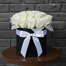 Цветочная композиция из Розы в шляпной коробке #REPLACE_PRED# Зеленогорске Ленинградской области